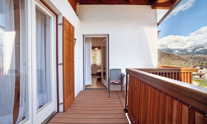 Lagundo Other | Farmhouse 'Fröhlichhof Apfelblüte' with Mountain View, Shared Pool and Wi-Fi