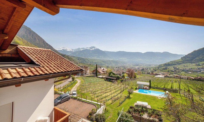 Lagundo Other | Farmhouse 'Fröhlichhof Wohnung Panorama' with Mountain View, Shared Pool and Wi-Fi