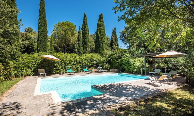 Montalcino Other | Farmhouse 'Ginepro Podere Giardino' with Shared Pool, Wi-Fi and Air Conditioning
