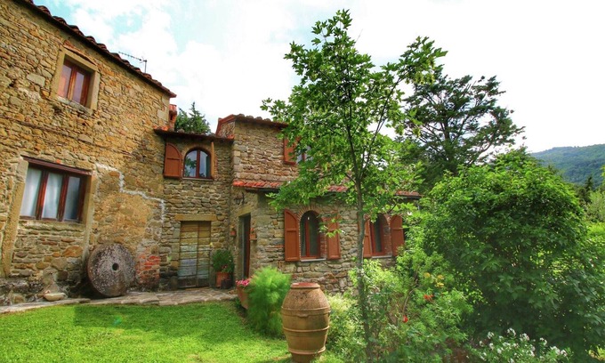 Cortona Other | Farmhouse in Cortona