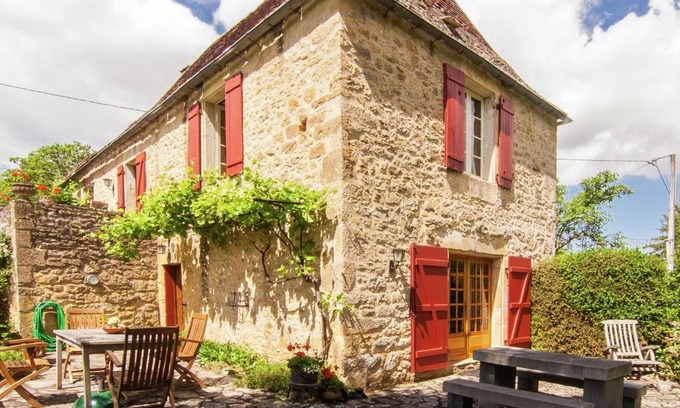 Saint-Cybranet House | Farmhouse in Saint Cybranet with Private Garden