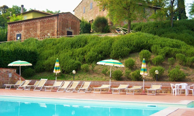 Gambassi Terme House | Farmhouse in Tuscany With Pool & Wine Tasting