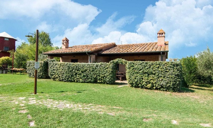 Castiglione del Lago Other | Farmhouse by Lake Trasimeno with Pool