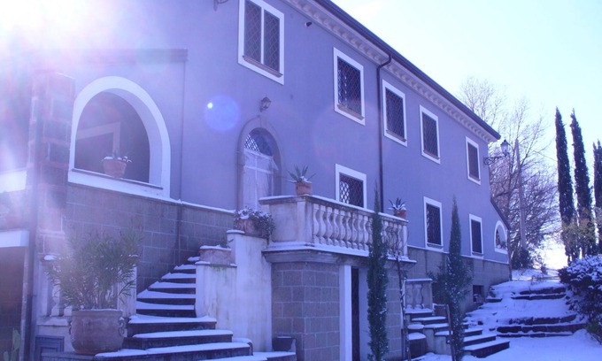 Castel Campagnano House | FARMHOUSE "NEST OF THE EAGLE"