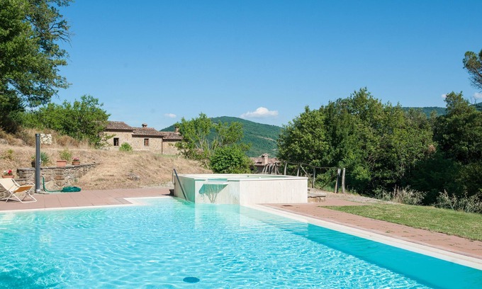 Mercatale di Cortona Other | Farmhouse "Pilari Appartamento Stalla" with Shared Pool, Private Terrace & Wi-Fi