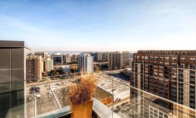 Aurora Highlands Apartment | Fast Downtown DC Access! 2BR nr Pentagon Row | Grill, Spa & Pool