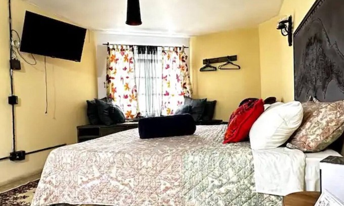 Guadalajara Hotel | Fast Wi-Fi Rooftop Lounge Washer Parián Secure