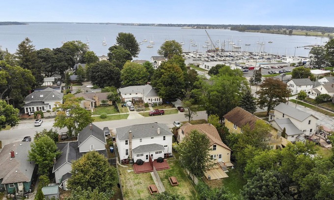 Beachwood-Bluffton House | 《 Fast Wifi ❤ Walk to Lake Michigan ❤ Smart TV 》