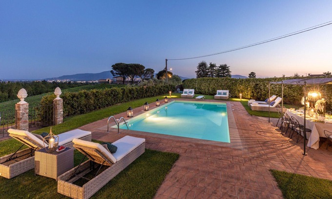 Capannori Villa | FATTORIA CAMIGLIANO Winery & Farmhouse with Pool