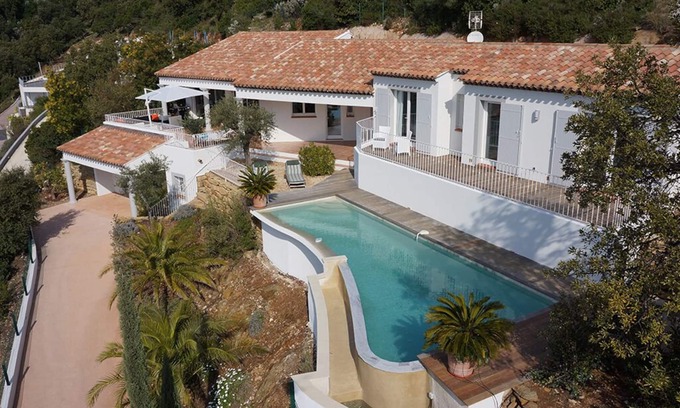 La Londe-les-Maures Villa | FAVORITE WITH SPLENDID SEA VIEW