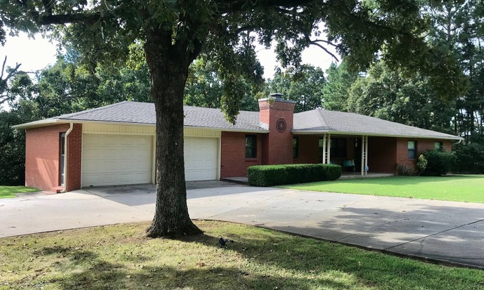 Fayetteville House | Fayetteville Retreat - peaceful/private setting - game room - easy access to NWA