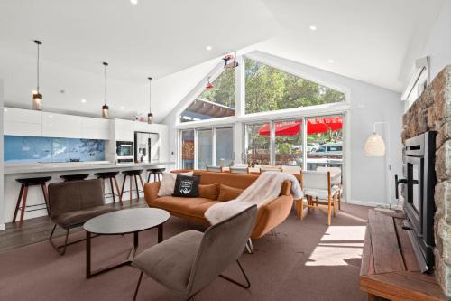 Thredbo Ski Chalet | Feathers Lodge