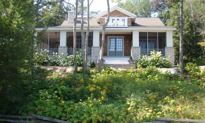 Sturgeon Bay House | Featured in Door County Magazine Luxury Homes - Sleeps 8