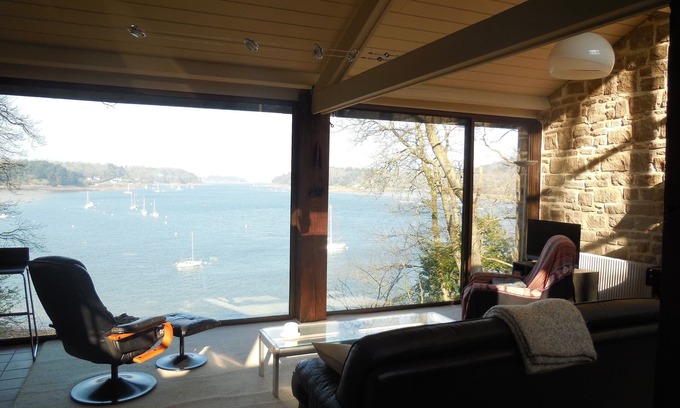 Lezardrieux House | Feet in the water, breathtaking view of the Trieux estuary