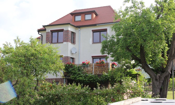 Potschappel Apartment | FeFewo (Südrand DD), 85 sqm in 2-family house, 2 pers. 75€, far. Pers. 15€ per night