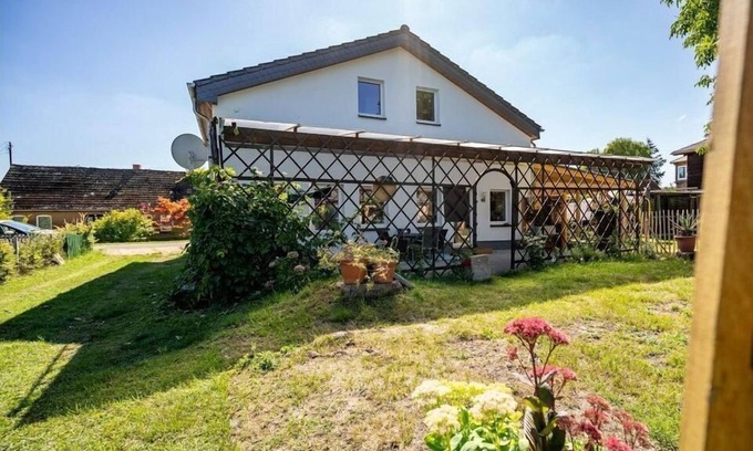 Mirow House | FeHaus Am Walnussbaum