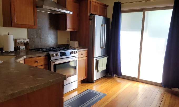 Arcata House | Fenced Yard, Pet Friendly, Cozy Cottage , Great Kitchen, Short Walk to Cal Poly