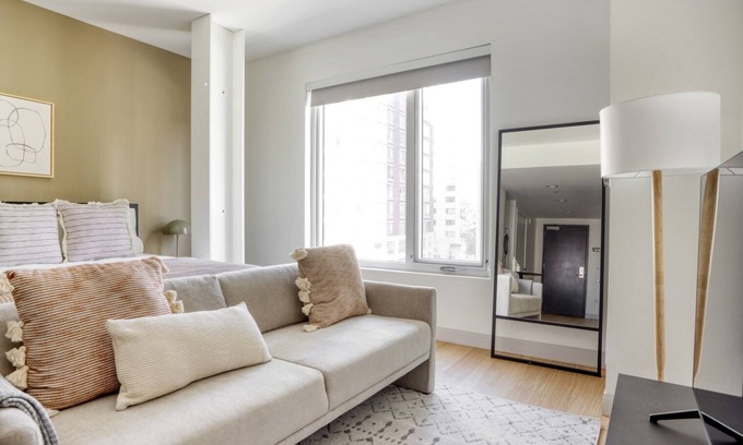 West Fens Apartment | Fenway Studio w/W/D & Gym