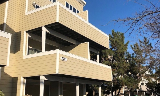 Fenwick Island Condo | Fenwick Island Beach Block Condo with Pool. Fully Renovated! Easy Beach Access!