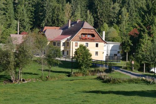 Sankt Marein bei Neumarkt Bed & Breakfast | Ferienhaus Riegler