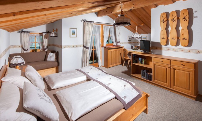Ramsau bei Berchtesgaden Apartment | Ferienwohnung Nr. 4, 1-3 Personen, 30 qm, Dusche/WC, Balkon, TV, 1 Schlafzimmer, Nichtraucher