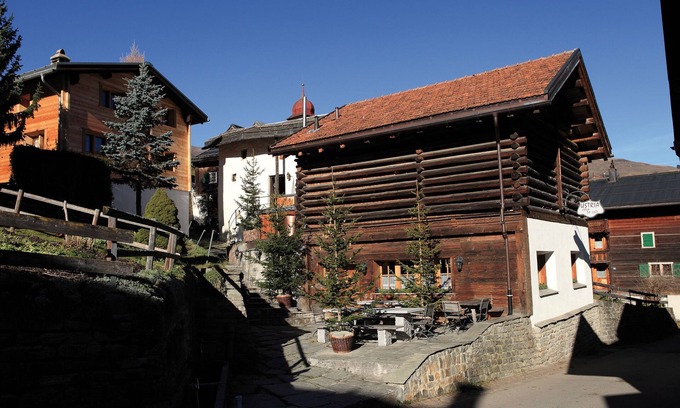 Surcasti Ski Chalet | FerienChalet 'Casa da Luzi'