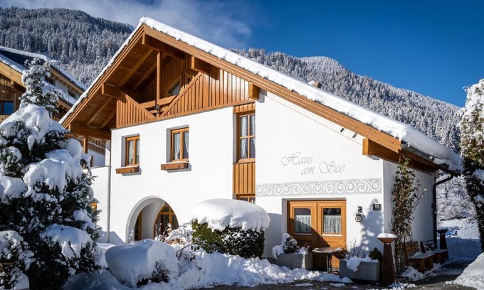 Ladis Cabin | Ferienhaus am Burgsee
