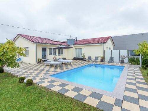 Markdorf Apartment | Ferienhaus in Markdorf mit Pool