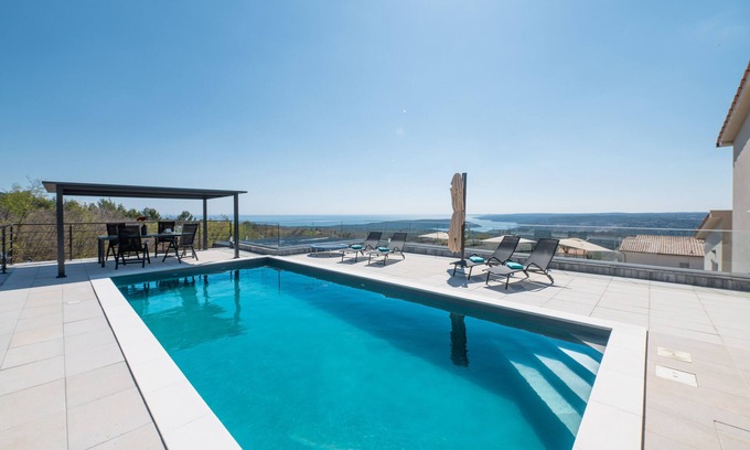Stanisovi House | Ferienhaus mit Swimmingpool und Herrlichem Panoramablick