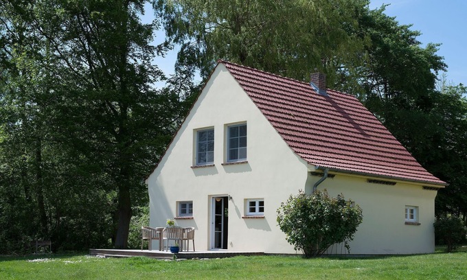 Grubnow House | Ferienhaus Remise direkt am Wasser im Gut Grubnow Rügen