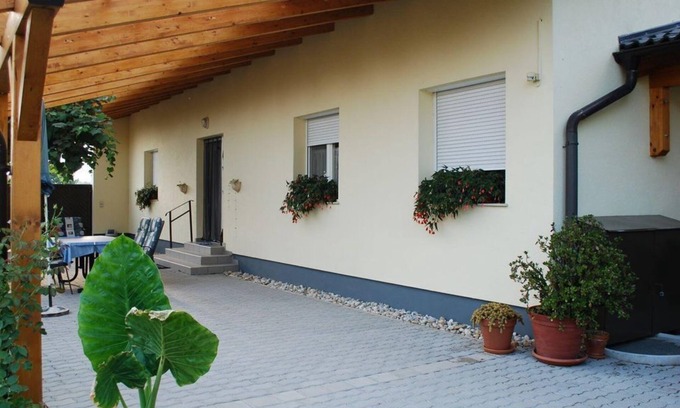 Illmitz Apartment | Ferienhaus Unger Heidi - Ferienhaus/2 Schlafräume/bad, WC