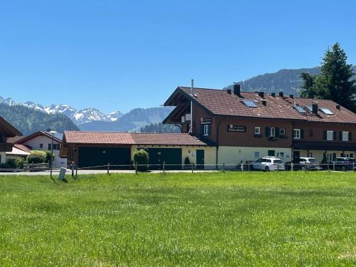 Bolsterlang House | Ferienhotel Silberdistel garni
