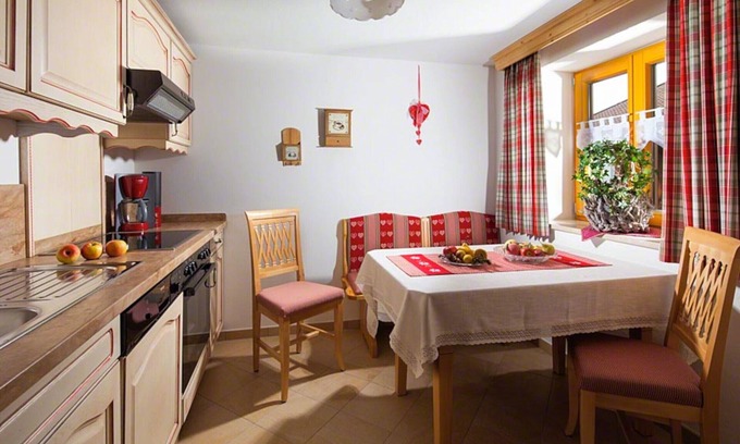 Schwob Apartment | Ferienwohnung 1 für 2 bis 4 Personen, 75 qm, 2 Schlafzimmer, Balkon