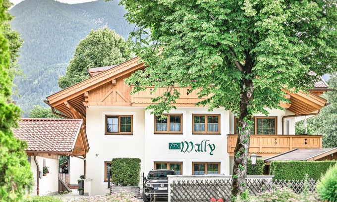 Garmisch-Partenkirchen Apartment | Ferienwohnungen "Zur Wally"