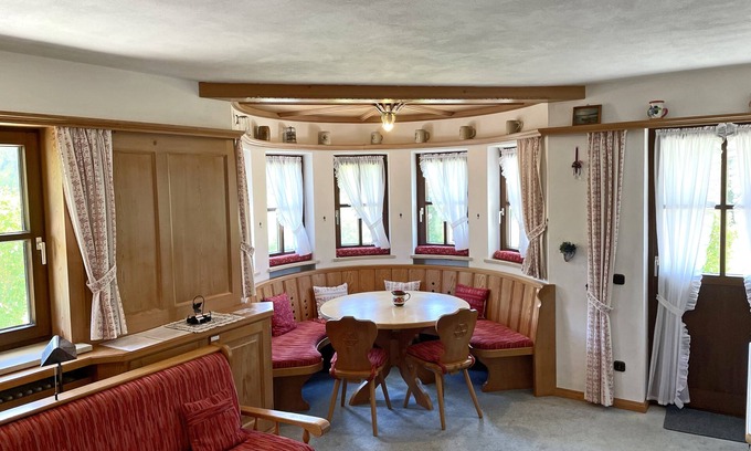Aschau im Chiemgau Apartment | Ferienwohnung° 55 qm extra Schlafzimmer und Balkon, App. Nr. 5