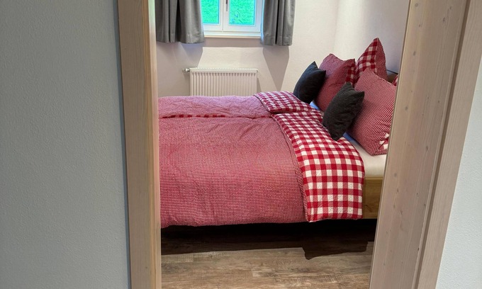 Anger Apartment | Ferienwohnung 2 mit 2 Schlafzimmer, Priv. Sauna und Traumhaften Salzwasser-pool
