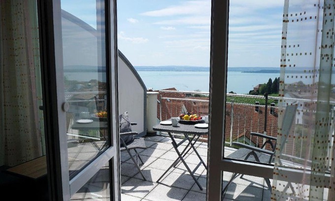 Meersburg Apartment | Ferienwohnung 3-Länder-Blick
