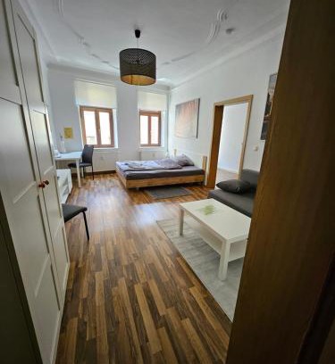 Zittau Apartment | FERIENWOHNUNG 50m2 APARTMENT in ZITTAUER STADTZENTRUM INNENSTADT INNENRING TOP LAGE - WOHNEN AUF ZEIT IN ZITTAU - 1 RAUM WOHNUNG