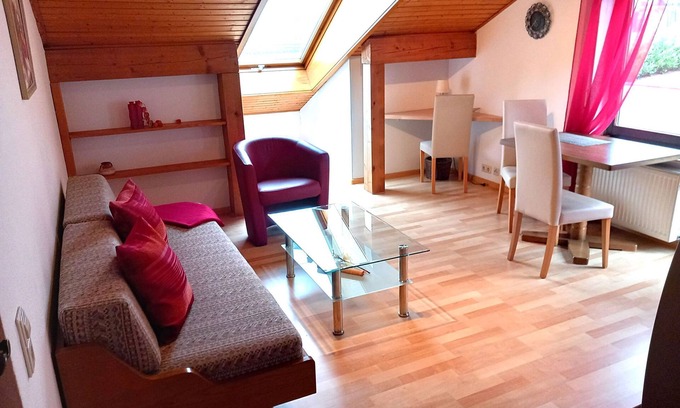 Bad Bellingen Apartment | Ferienwohnung 6, 60 qm, 1 Schlafzimmer, 1 Wohn-/Schlafzimmer, max. 3 Personen