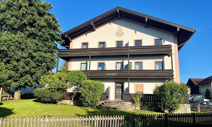 Rottau Apartment | Ferienwohnung Almglück, Separates Schlafzimmer, Küche, Terrasse, TV, Wlan