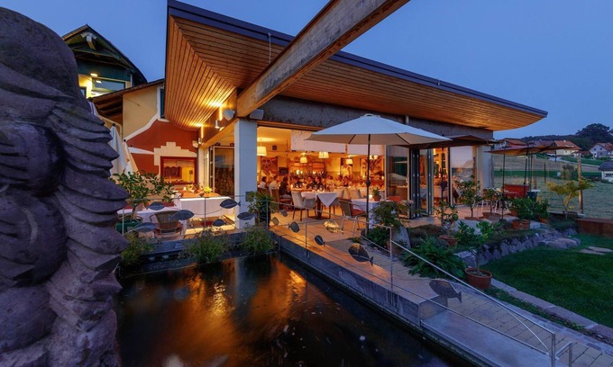 Glatzberg House | Ferienwohnung am Künstler-bauernhof ab 7 Nächte - Malerwinkl - Kunsthotel Wirtshaus & Vinothek