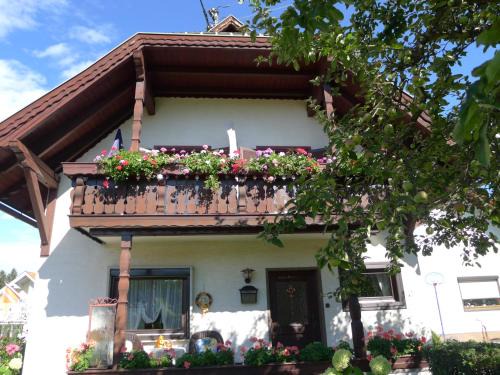 Augsdorf Apartment | Ferienwohnung Kusternik