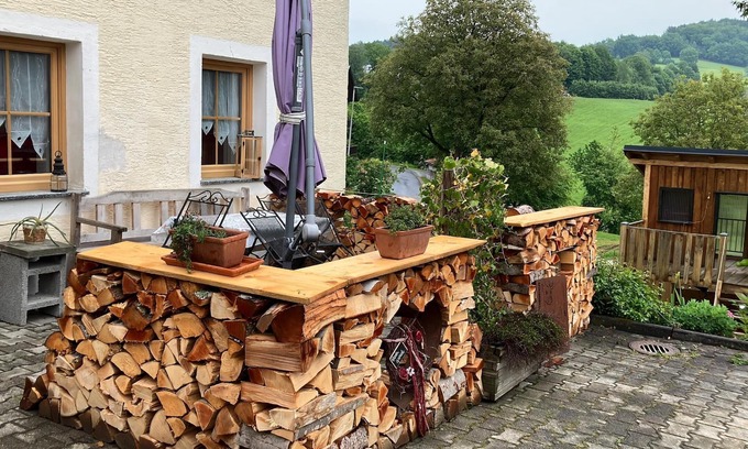 Grafenau Apartment | Ferienwohnung auf dem Bauernhof - zwei Schlafzimmer - Kinderland Bayerischer Wald
