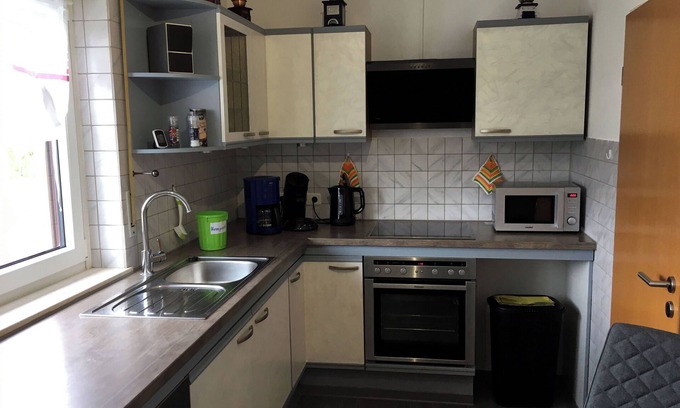 Detmold-Nord Apartment | Ferienwohnung Ausblick im 1. OG 100 m² für 2 bis 6 Pers. Stadtrand von Detmold