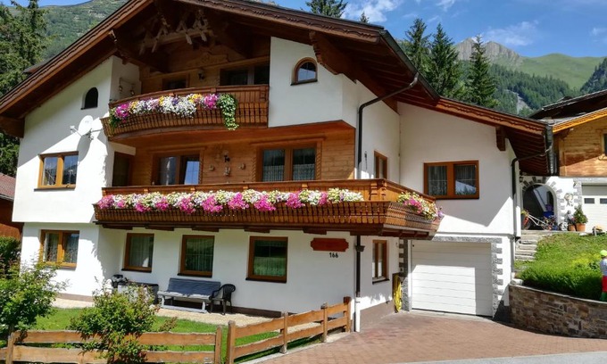 Schmirn Apartment | Ferienwohnung Bergblick