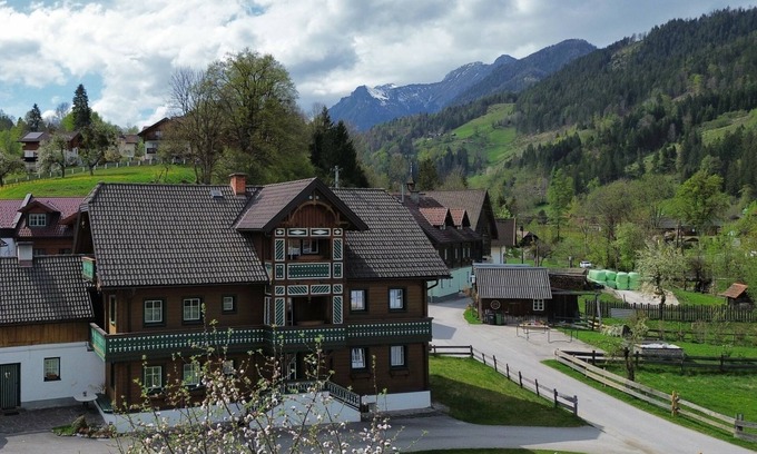 Weissenbach Apartment | Ferienwohnung Christoph by Interhome