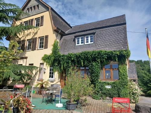 Naunheim Apartment | Ferienwohnung Gasthof Port 90