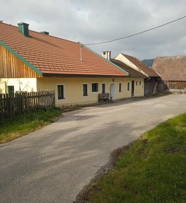 Laaben bei Neulengbach Apartment | Ferienwohnung Großleiten Alm