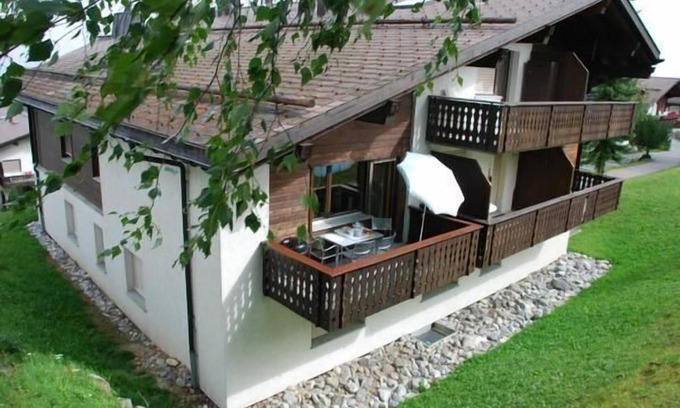 Tavanasa Apartment | Ferienwohnung- Haus Moregg C12 Penfold