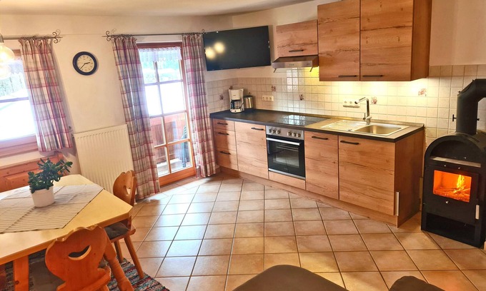 Aschau im Chiemgau Apartment | Ferienwohnung "Heuduft" 75 qm mit zwei Schlafzimmern und Balkon